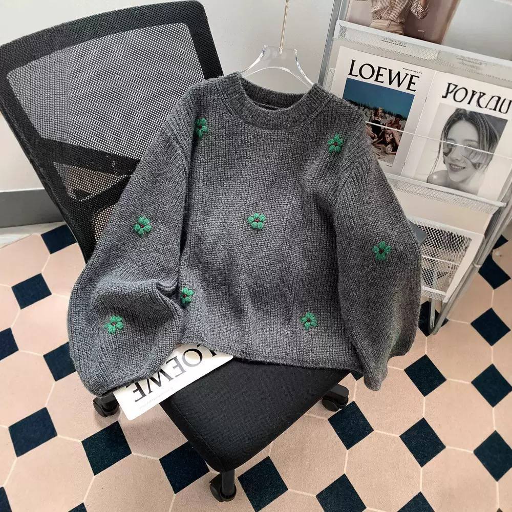 Women's Floral Embroidered Chunky Knit Sweater