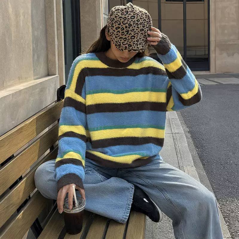 Women's Soft Striped Relaxed Crew-Neck Jumper – additional product image