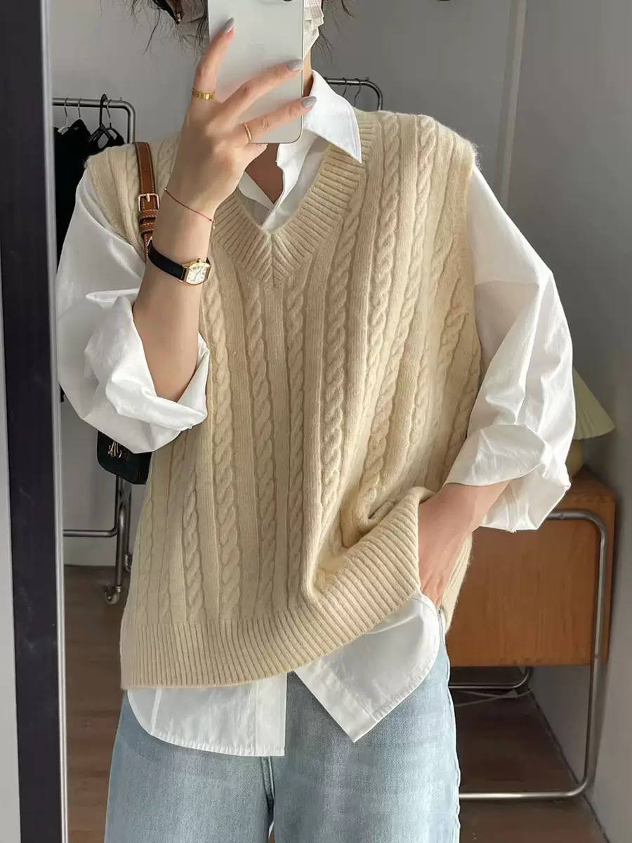 Women's Cable-Knit V-Neck Sleeveless Jumper - Cream