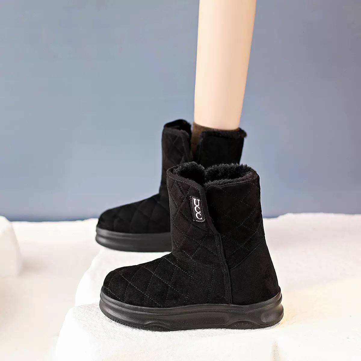 Women's Quilted Faux-Fur Winter Boots - Black