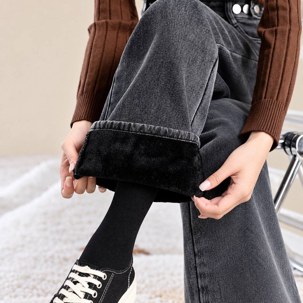 Relaxed Wide Leg Jeans With Plush Lining – Dark Grey