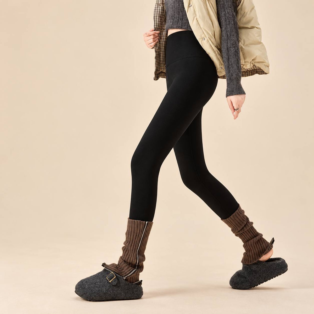 High-Waisted Leggings With A Wide Stretch Waistband – Black