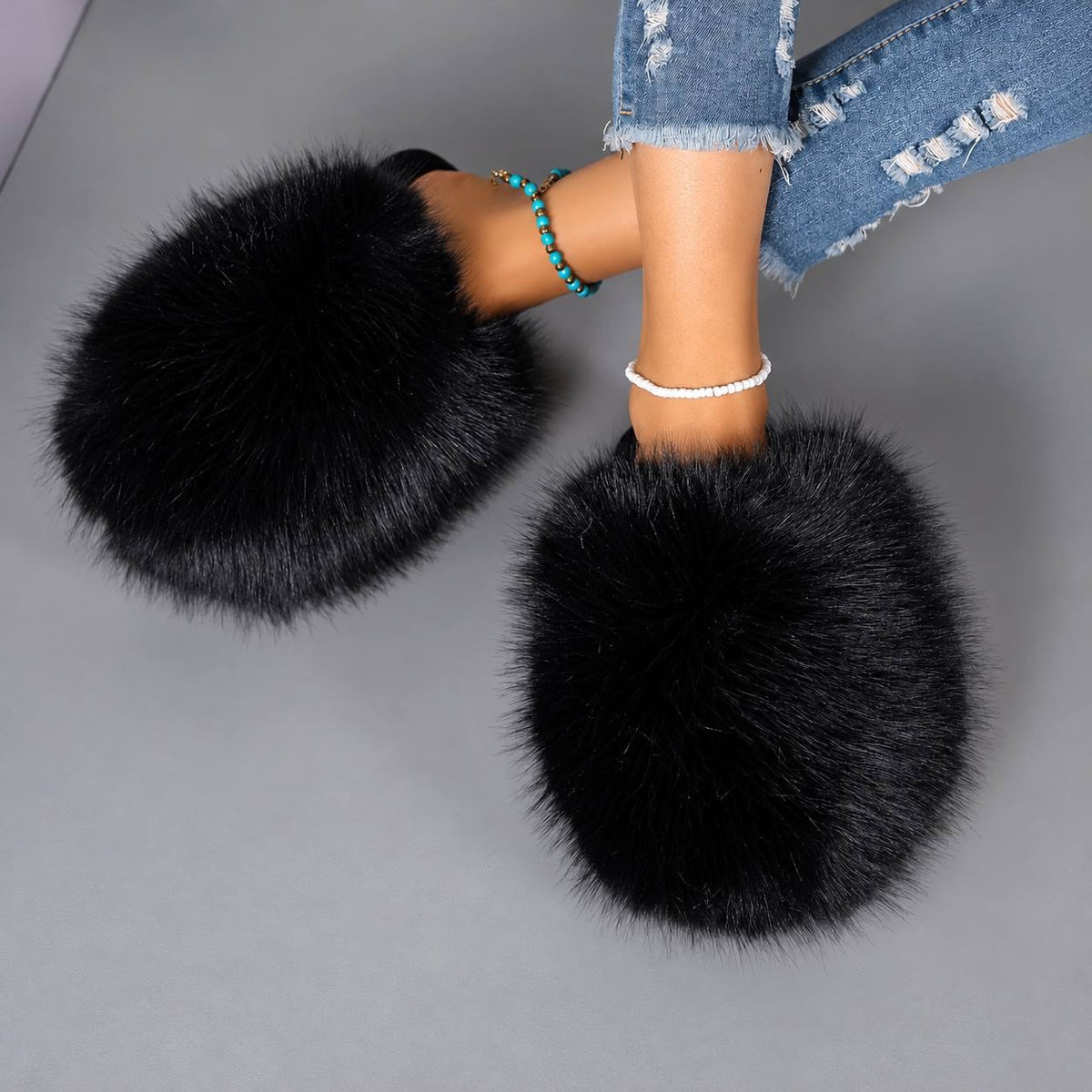 Fluffy Slip-On Slippers With An Open Back – Black